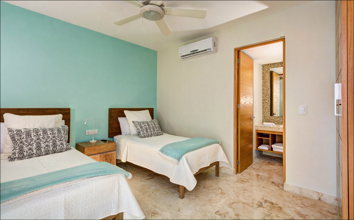 Vacation Rental central playa anah Suites 307n room 3